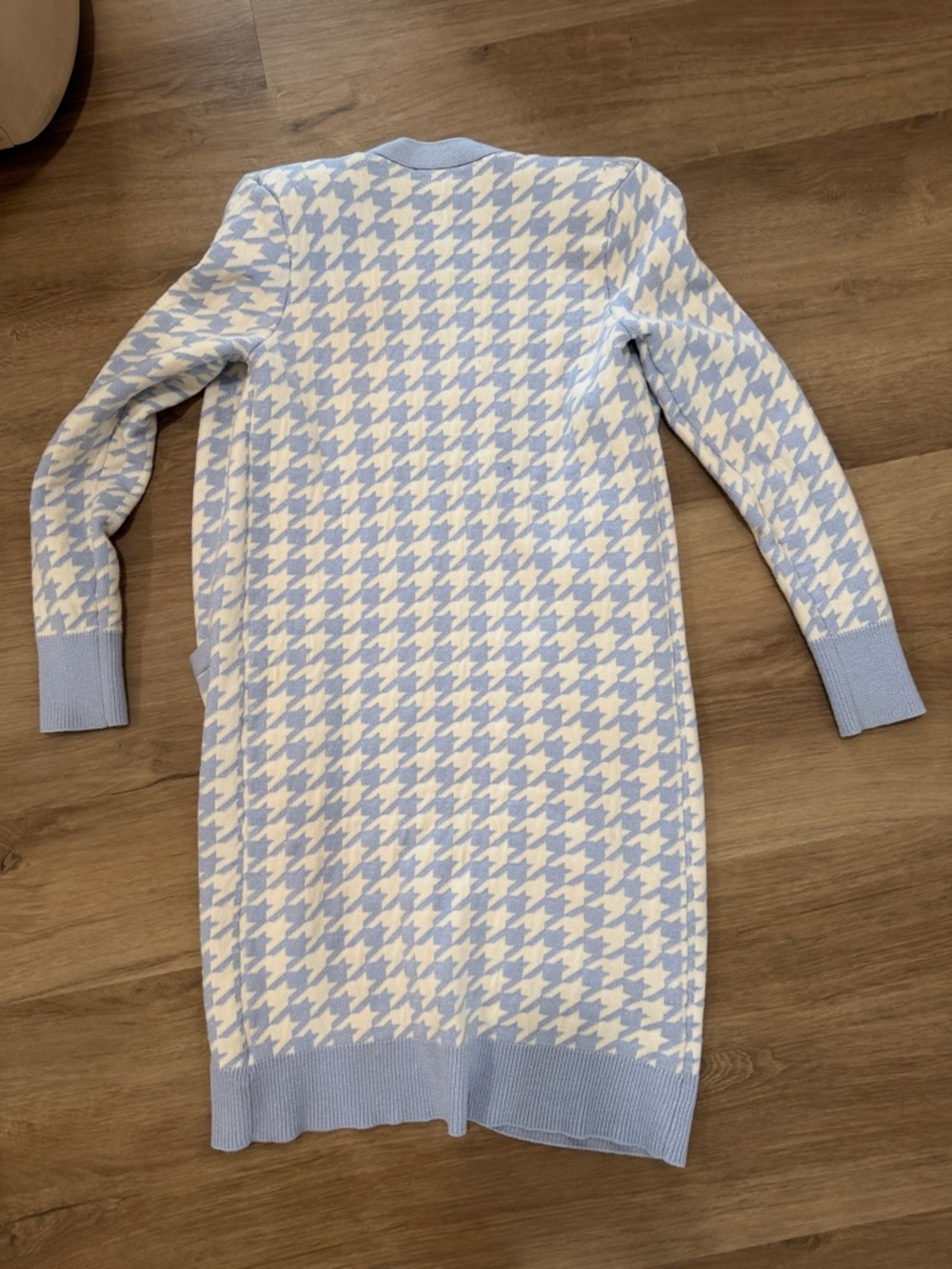 Express Blue and Cream Houndstooth Cardigan - Picture 7 of 9